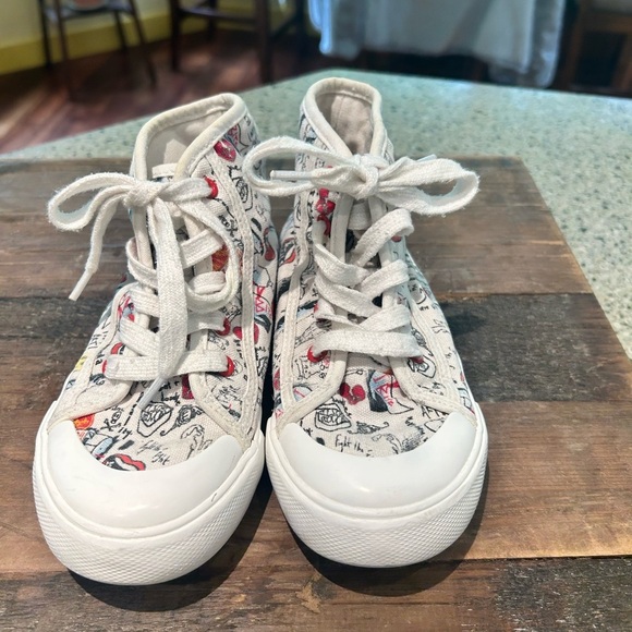 Disney Kids High-Top Sneakers with Fun Print- size 1 - Picture 2 of 5